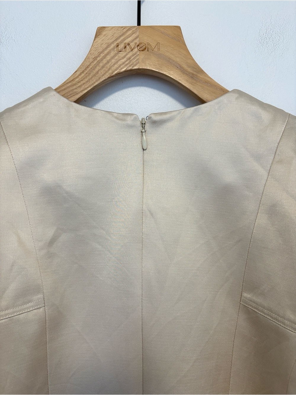 & Other Stories puffed sleeve satin structured top NWT , sz : 0 - Picture 10 of 16